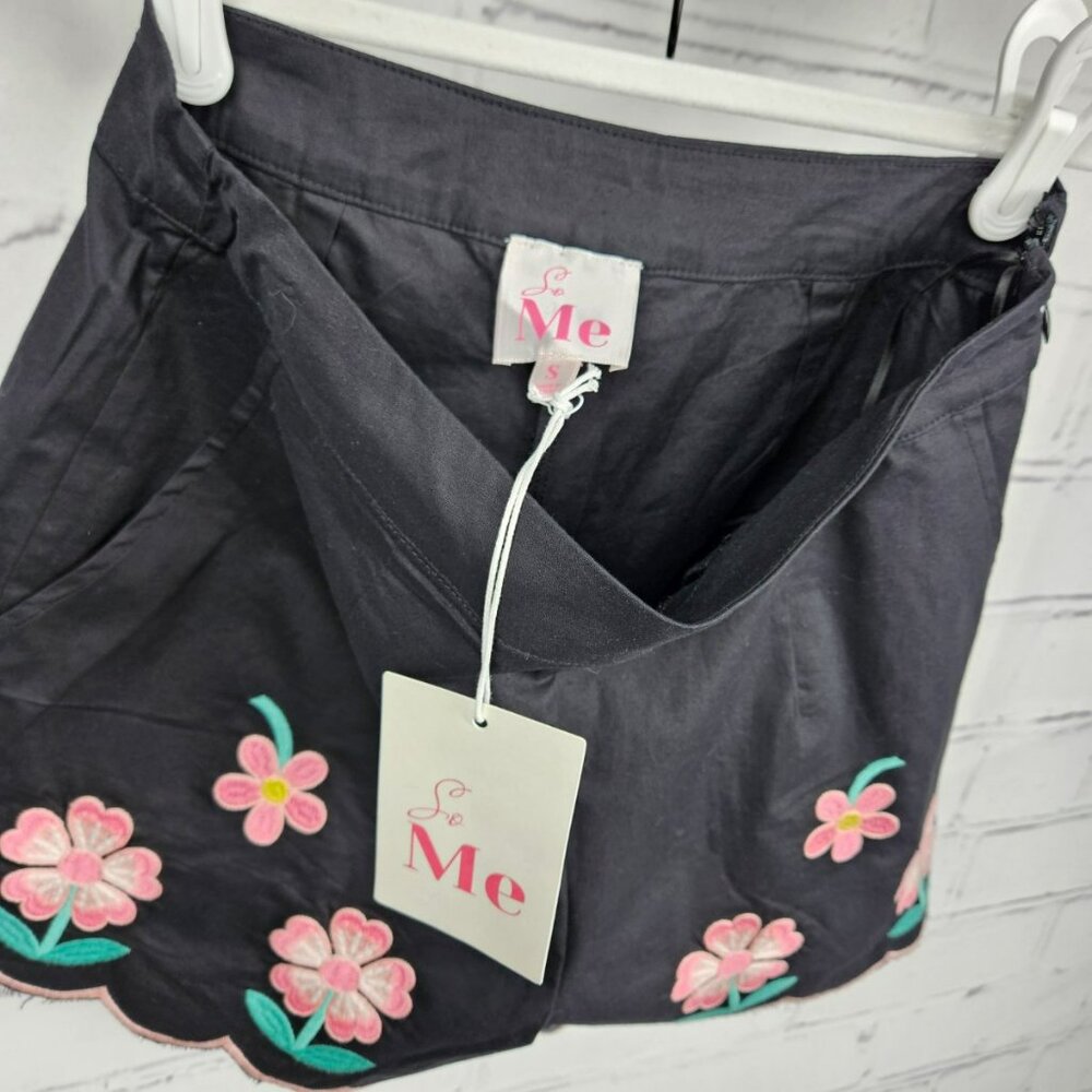So Me Floral Embroidered Black Crop Top Shorts Set Womens S Summer Vacation NWT - Picture 7 of 13